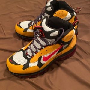 Meet your Posher, Julian